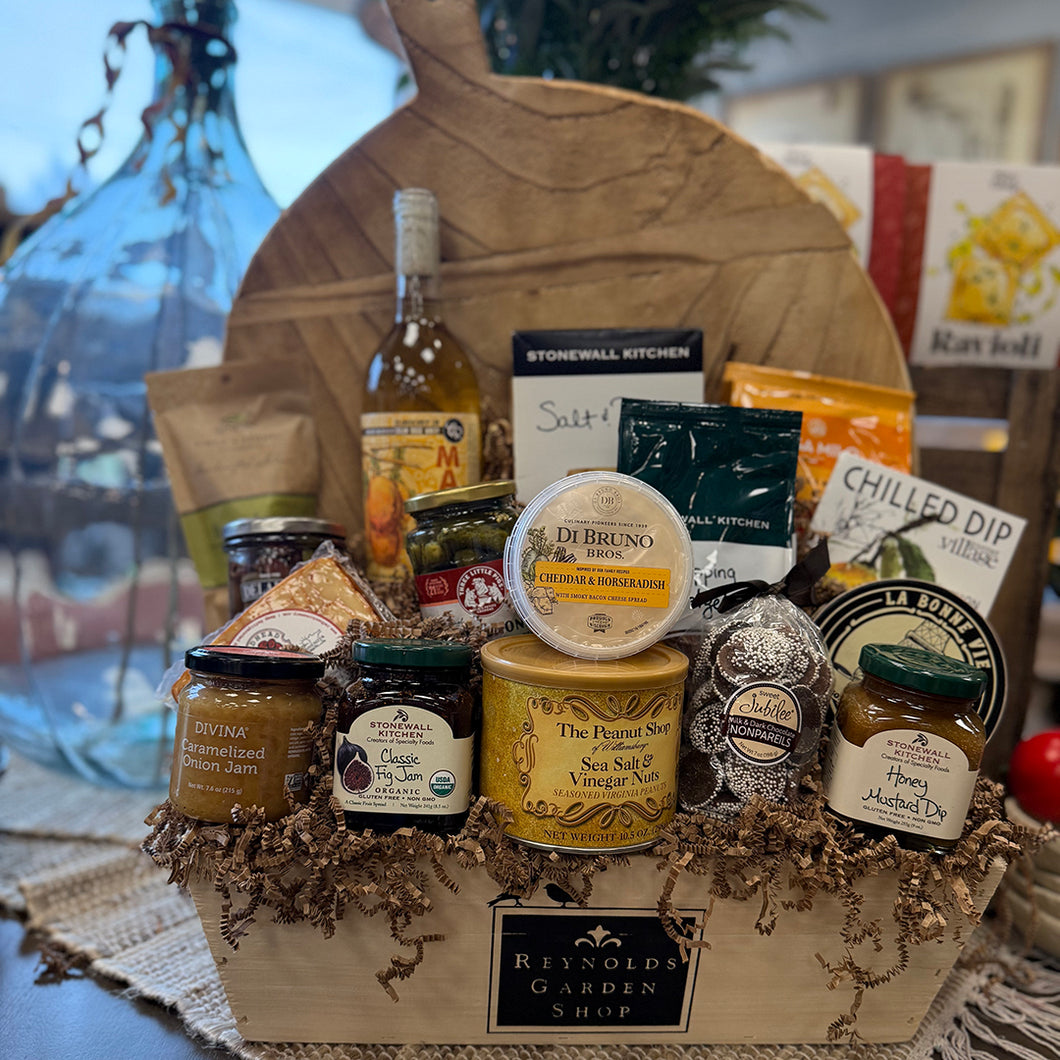 Charcuterie Lovers Gourmet Basket