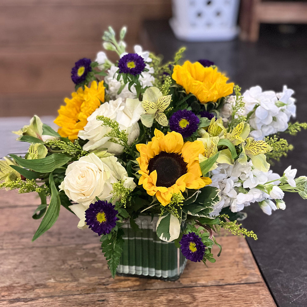 Create Your Sunny Summer Centerpiece: Floral Arrangement Class